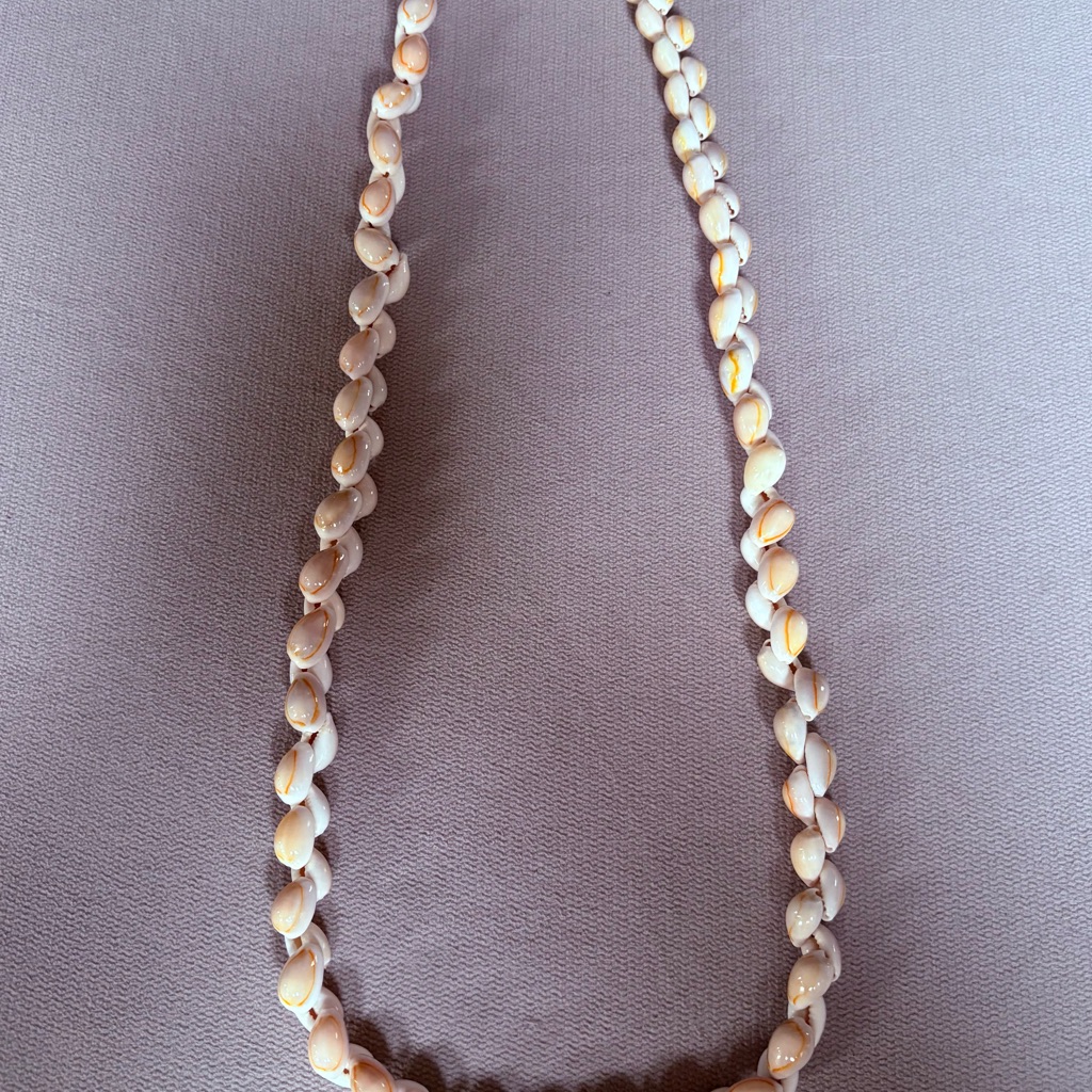 Elegant Tan And Cream Shell Necklace